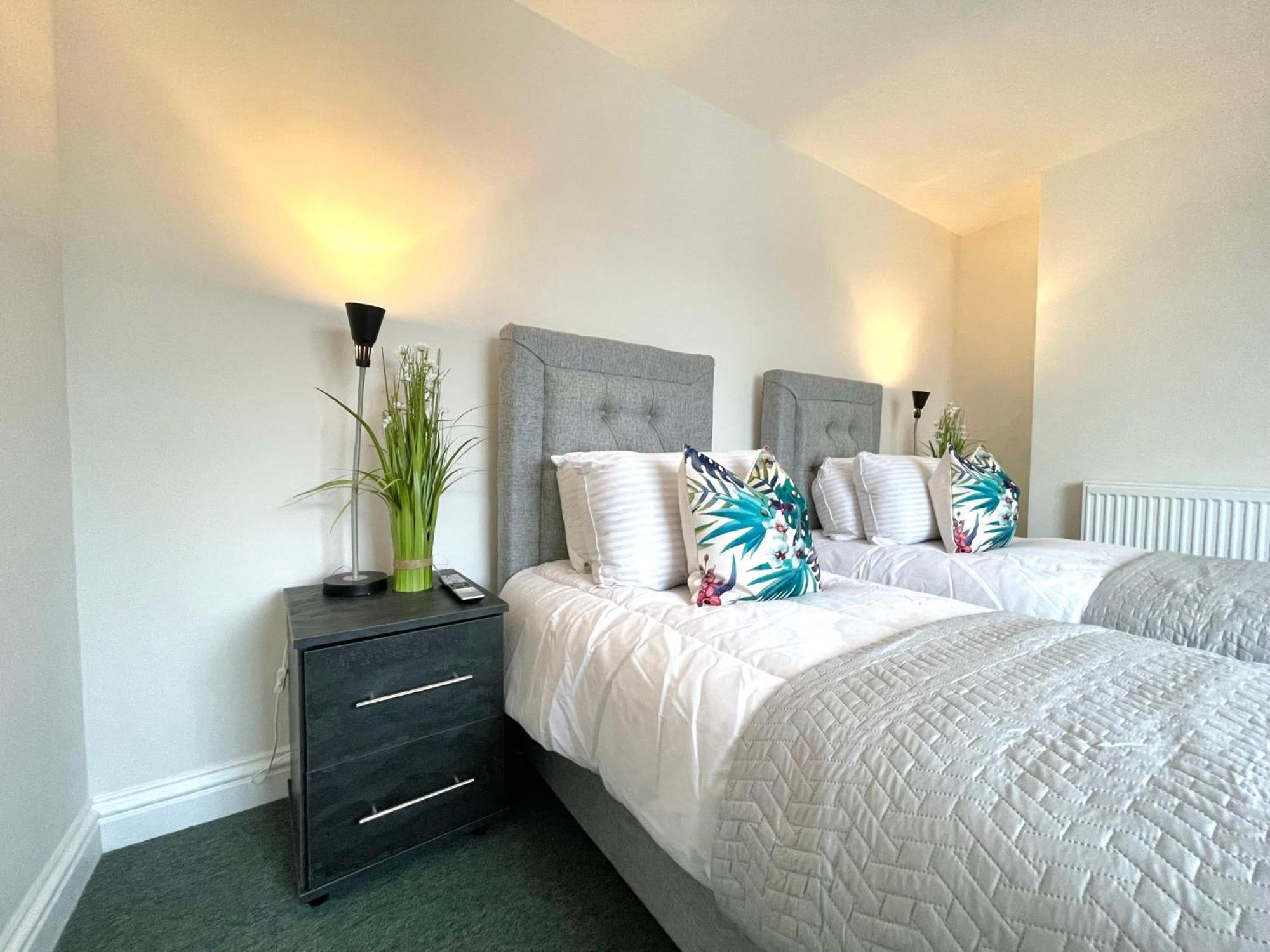 2 Bedroom Apartments Stopoverz Bristol Ngoại thất bức ảnh